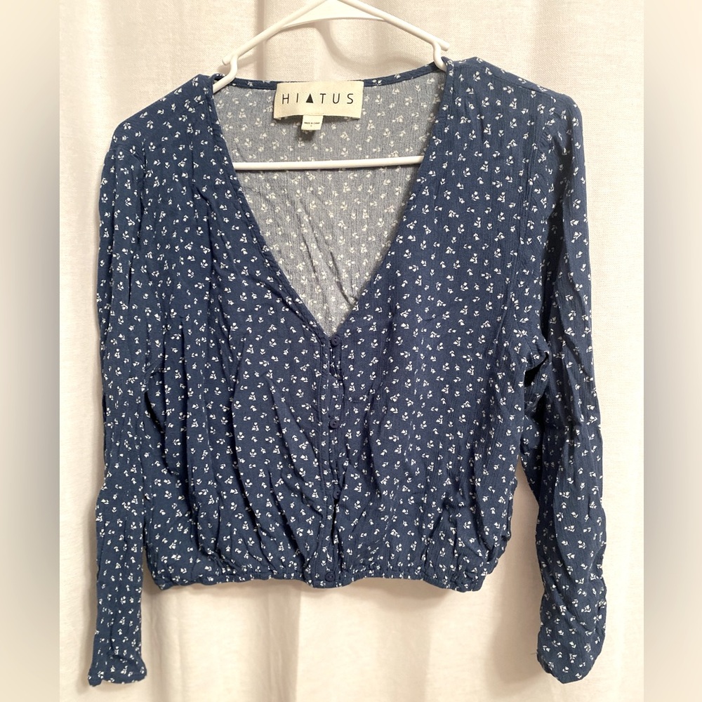 HIATUS long sleeve crop top